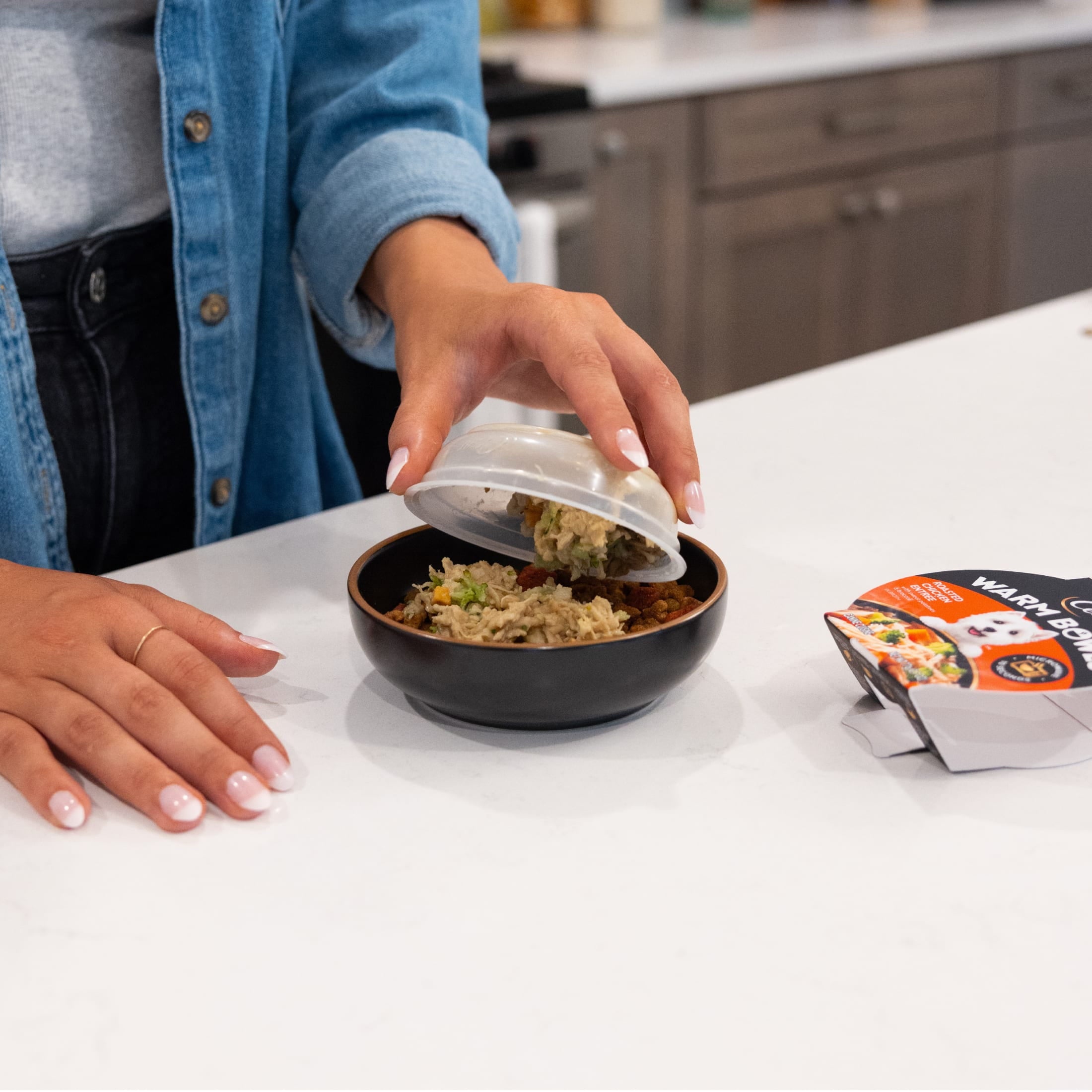 Cesar Warm Bowls Wet Dog Food Roasted Chicken Entrée, 2.7 Oz. Trays, 10-Pack